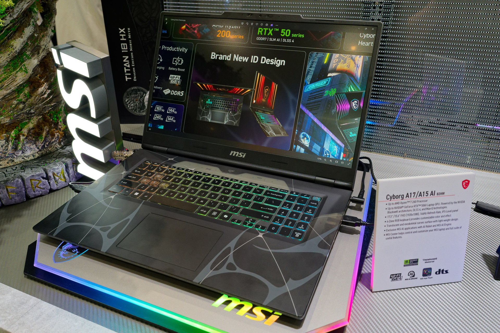 こちらはRyzen/GeForce構成の「Cyborg A17/A15 AI」