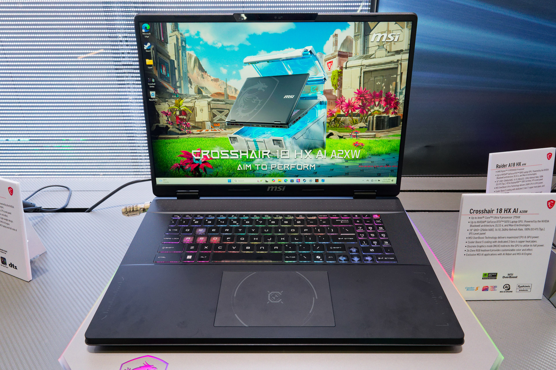 GeForce RTX 5070/240Hzモニター搭載の「Crosshair 18 HX AI」