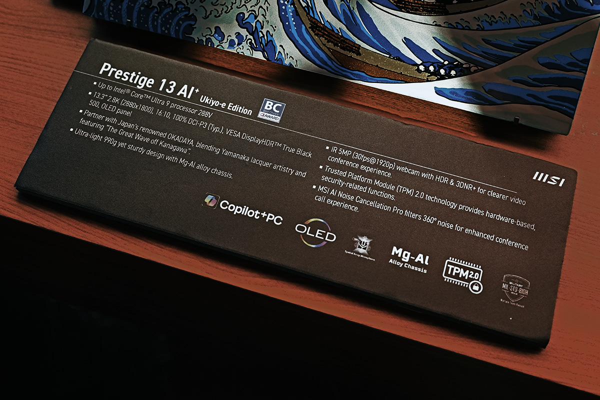 Core Ultra 9 288Vに13.3インチ/2,800×1,800ドットの有機ELディスプレイを搭載