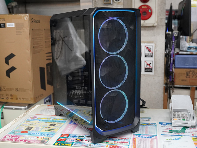 「Meshify 3 Ambience Pro RGB Black TG Light Tint」