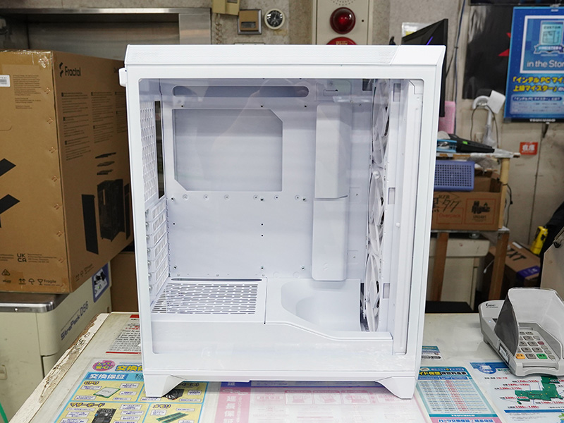 「Meshify 3 White TG Clear Tint」