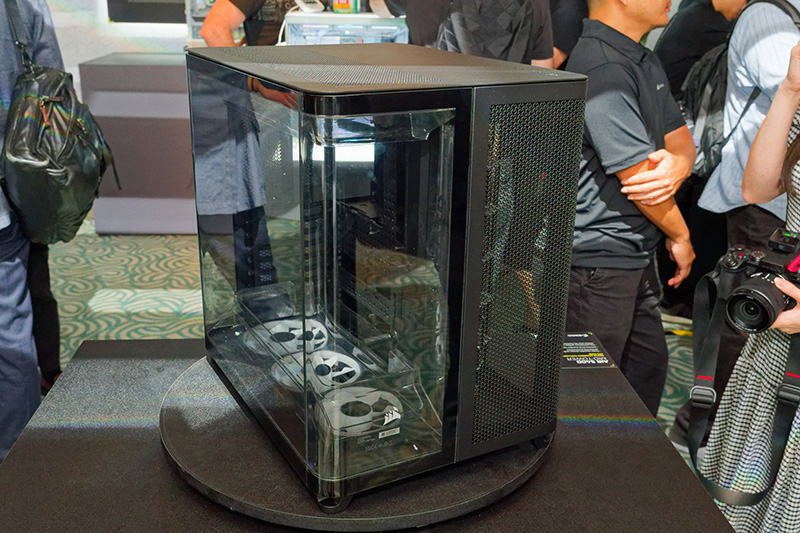 ブラックモデルもラインアップ