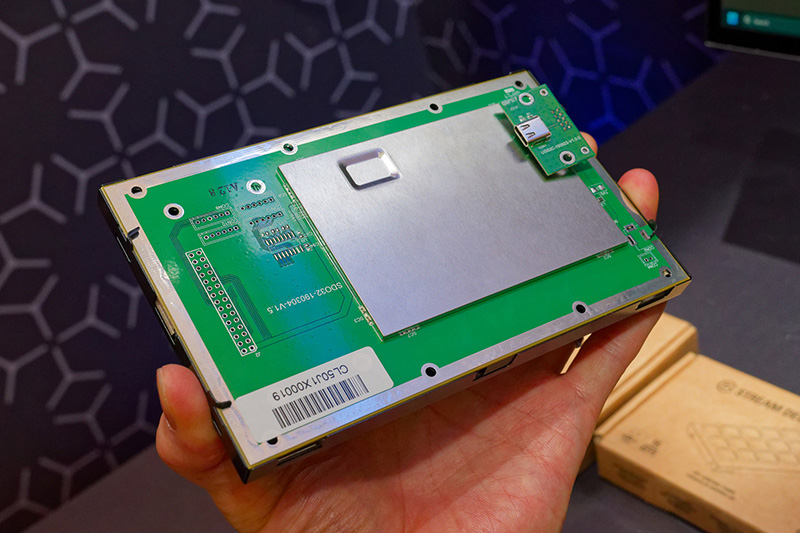 ElgatoのStream Deckに、外装を省いたモジュールタイプも追加。自分の好きな場所、好きな見た目で設置して使いたいというニーズが主に海外で高いという。日本での発売は検討中