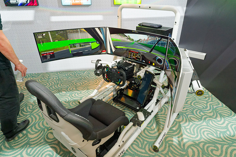 発売未定のハイエンドコクピット