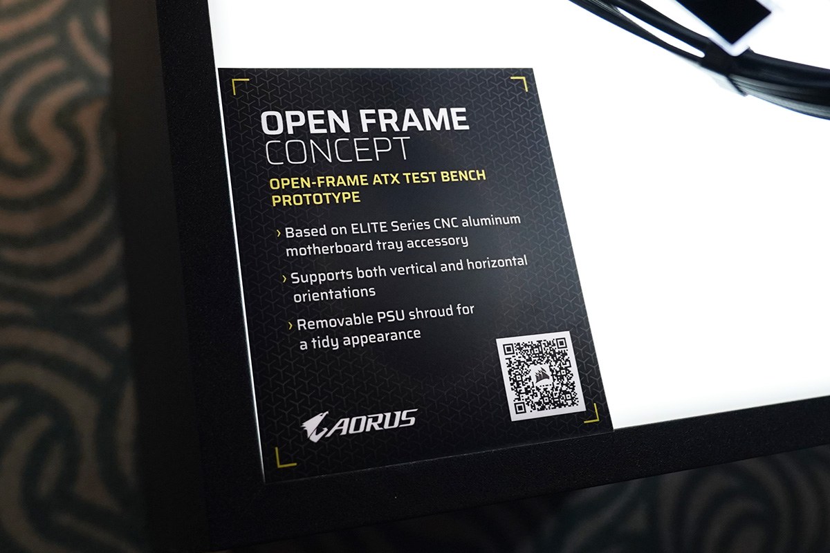 ラジエーターを2基搭載する個性的なデモ機が組まれていた