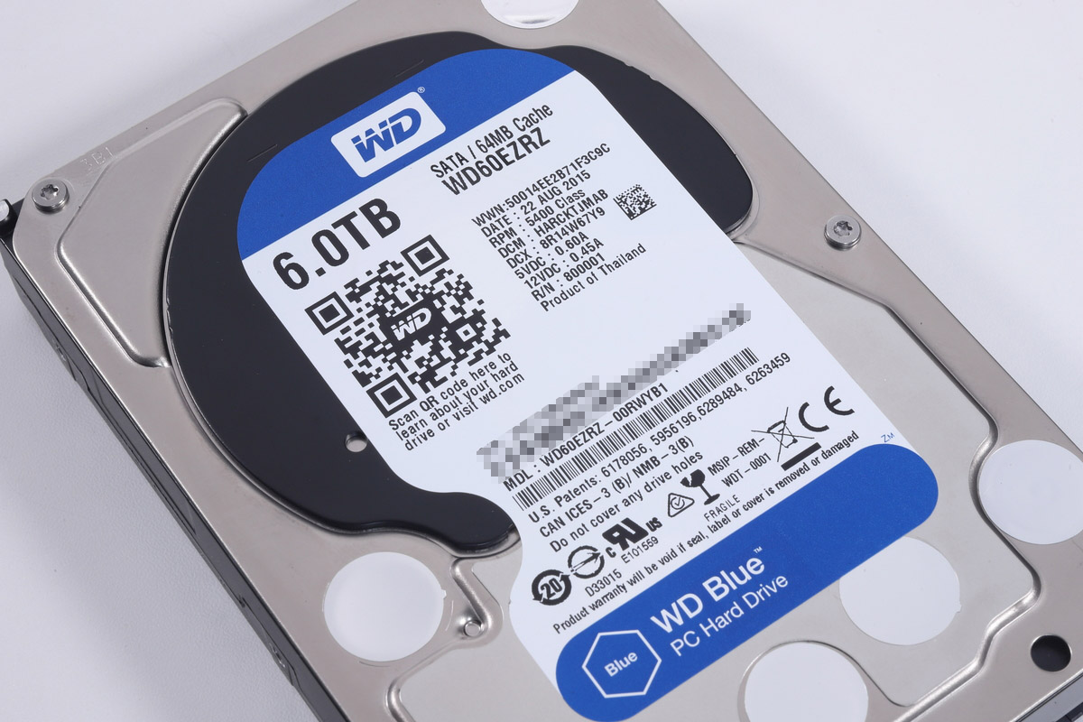 WD60EZRZの製造年は2015年。購入からの年月を考えると確実に買い替えるべきではあるが、一時的なバックアップに使うなど酷使していなかったので、今でも正常に動作する
