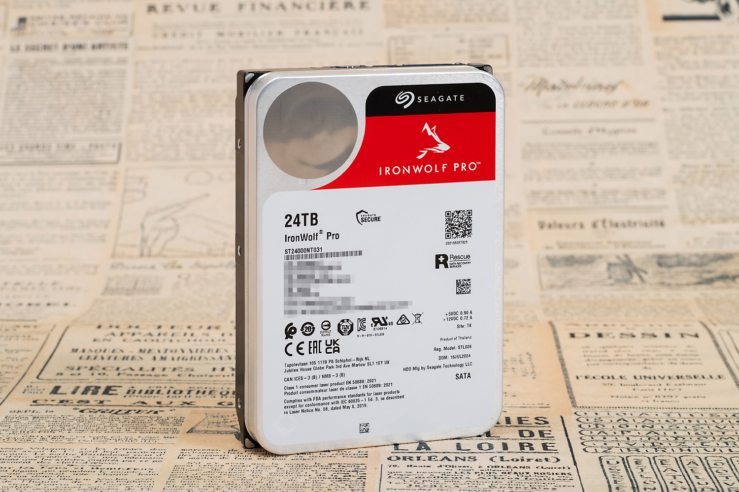 NAS向けHDDの上位モデル「IronWolf Pro」の24TBモデル。IronWolfは16TBモデルが最大で、20TB以上のモデルはIronWolf Proにのみラインナップされている