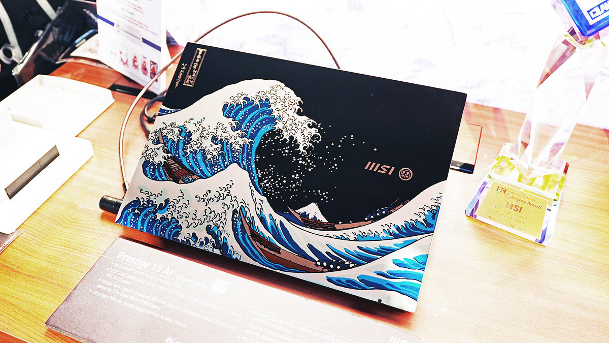 MSIのブースで注目を集めていた「浮世絵ノートPC」