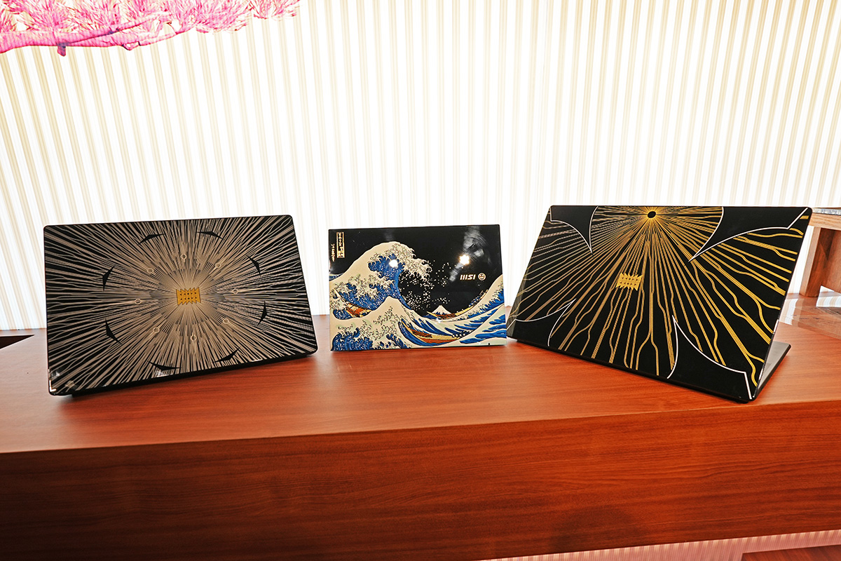 Prestige 13 AI+ Ukiyo-e Editionのほかにも、イベント展示用の特別なモデルも並べられていた