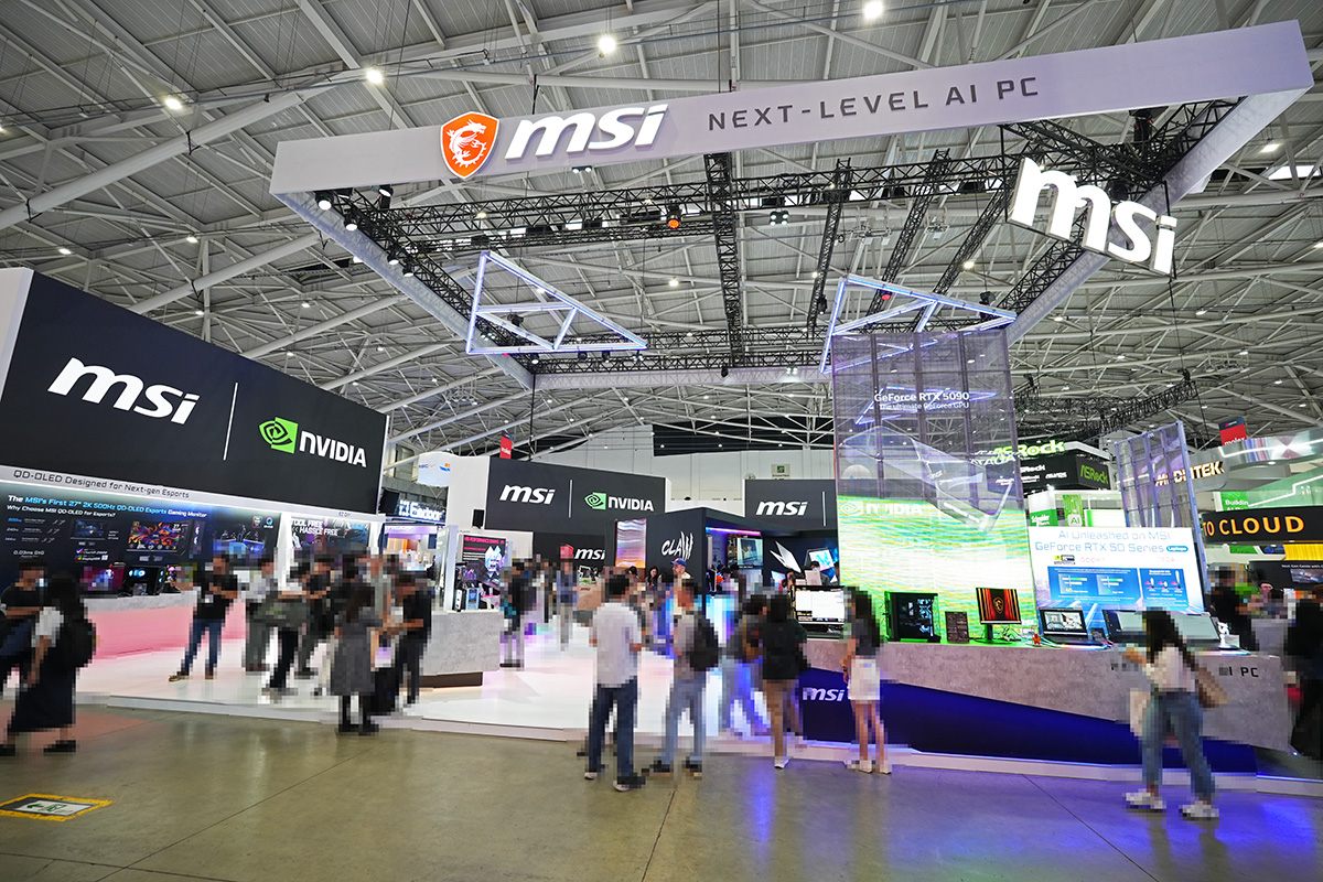 COMPUTEXのMSIブースでは浮世絵をプリントしたノートPC以外にも多数の新製品が展示されていた