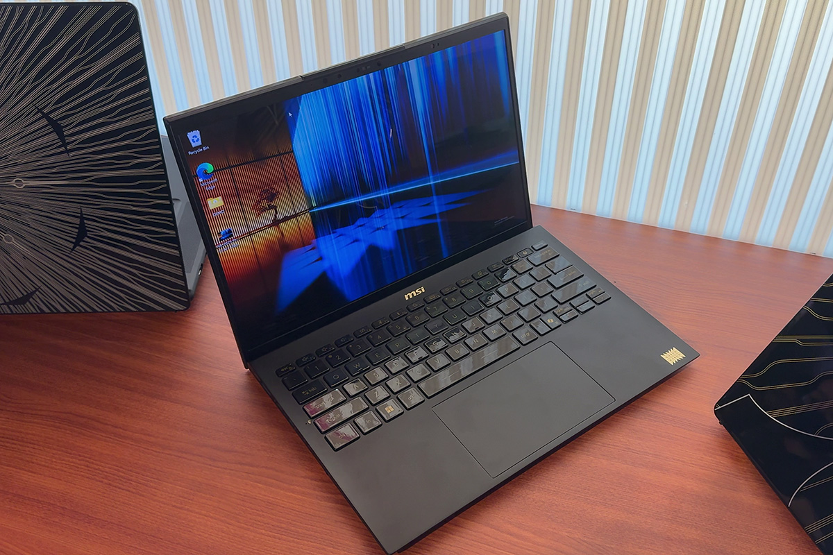 ベースモデルはCore Ultra 9 288Vを搭載する13.3インチのPrestige 13 AI+がベースになっている