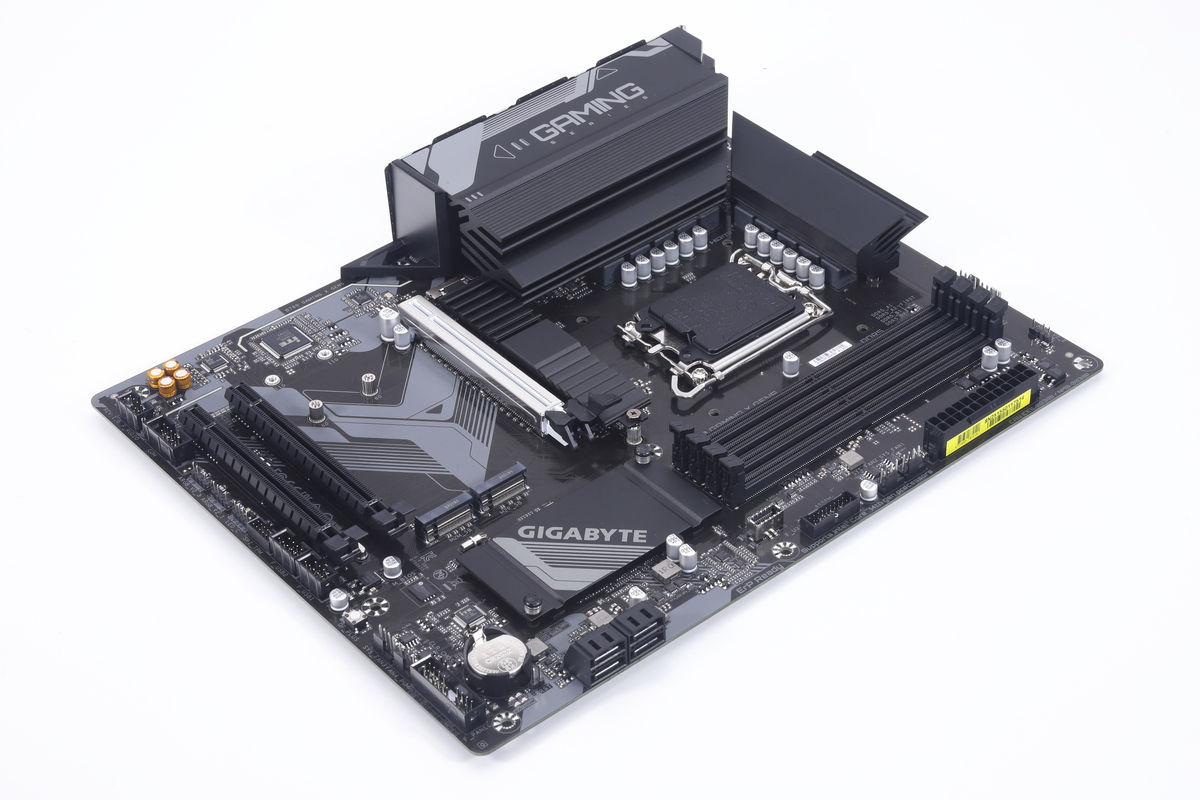 新設計のLGA1700対応マザーボード「B760 GAMING X GEN5」