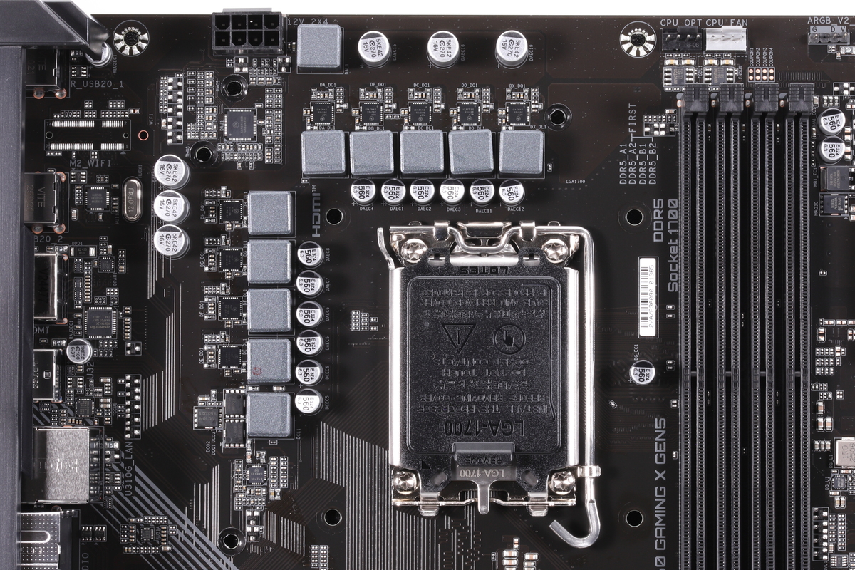 VRM用ヒートシンクを取り外したところ