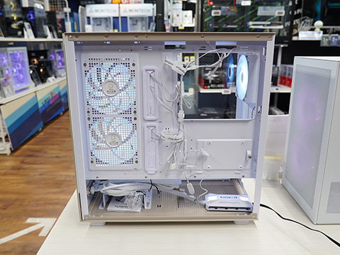 ドスパラセレクトの格安ピラーレスPCケース「XR PASTEL BEIGE」が発売