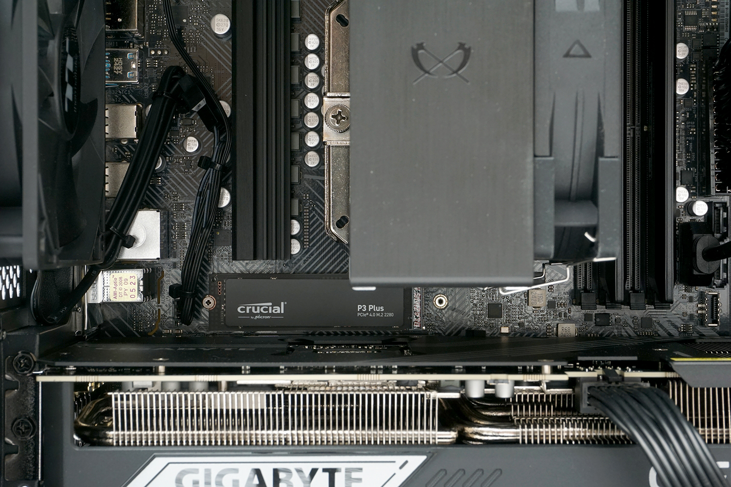 SSDはPCI Express 4.0接続のM.2 SSDを1TB搭載。テスト機ではCrucial P3 Plusを採用