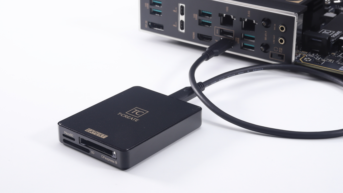 T-CREATE EXPERT R31 3-in-1メモリーカードリーダー