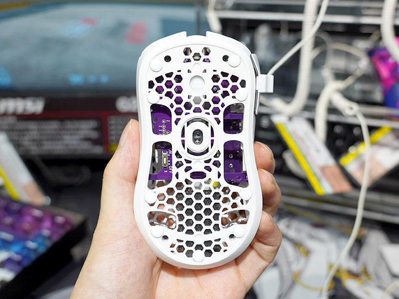 HTX 8K ハニカムホワイト