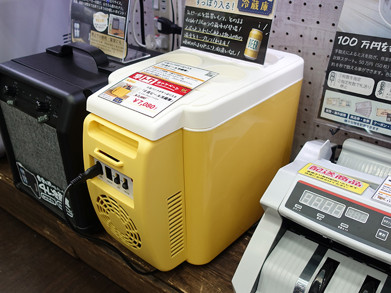 「6缶パックがすっぽり入る「6缶ビール冷蔵庫」」