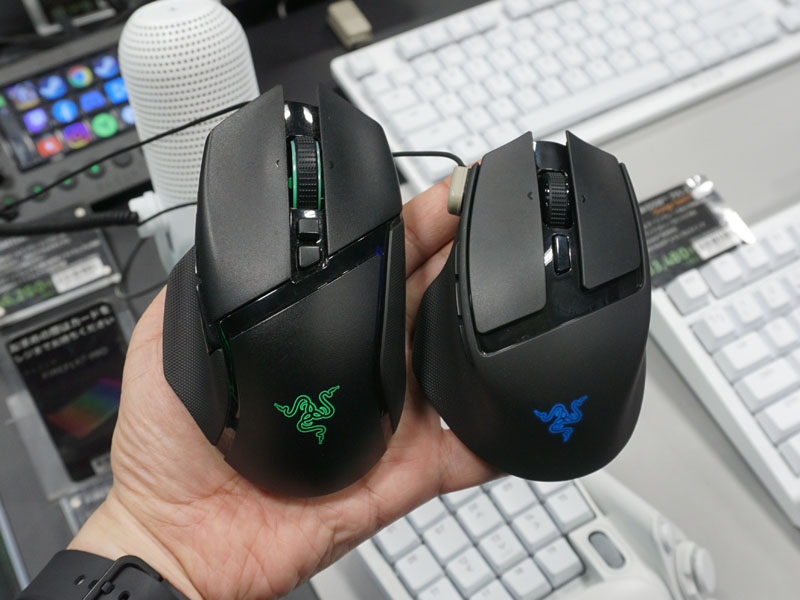 Basilisk V3 PRO 35K(写真左)との比較