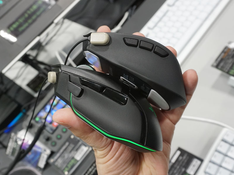 Basilisk V3 PRO 35K(写真左)との比較
