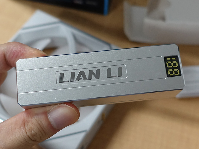 バッテリー内蔵のワイヤレスレシーバー