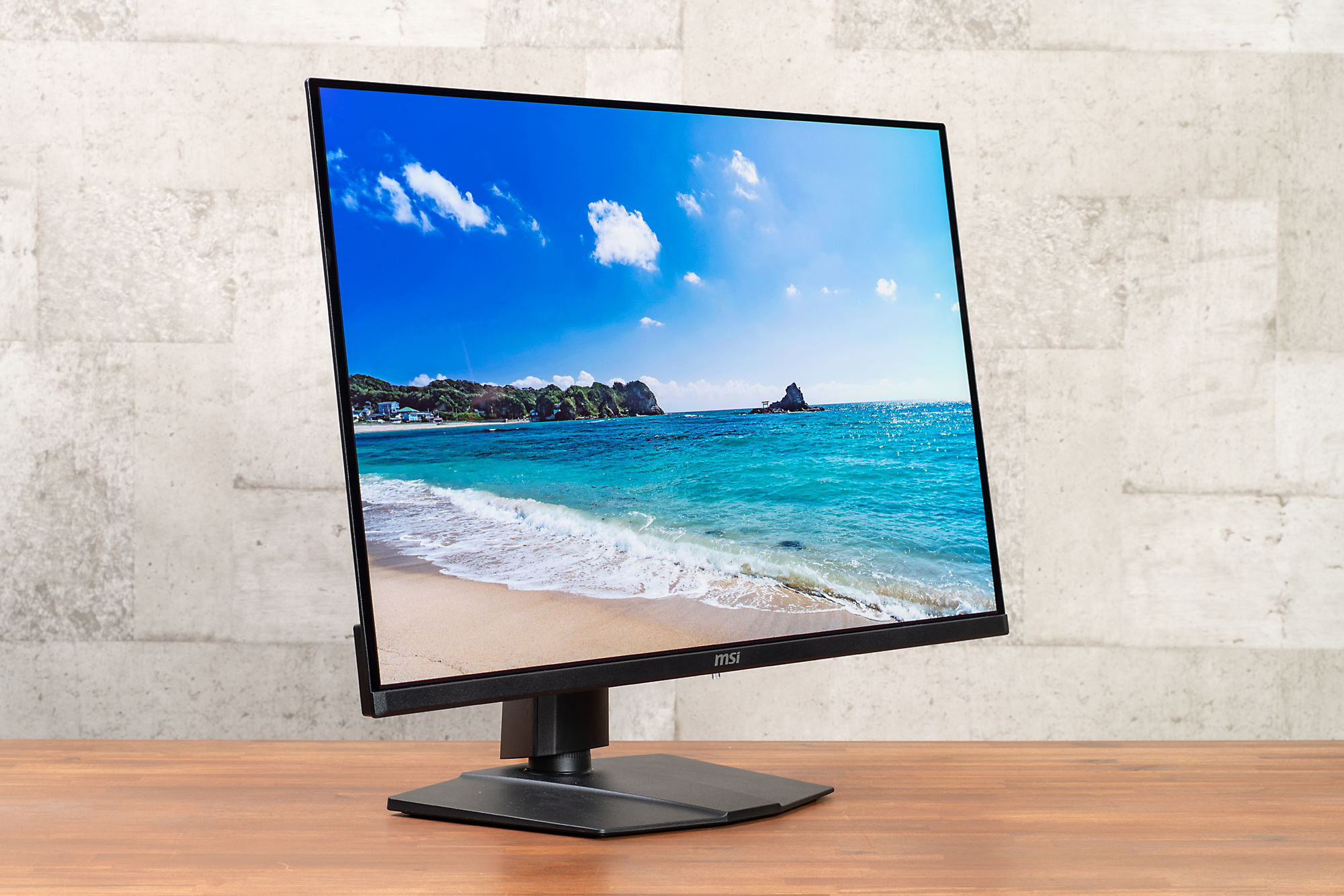 視野角は178°で、斜めから見ても色の変化がかなり少なく感じた