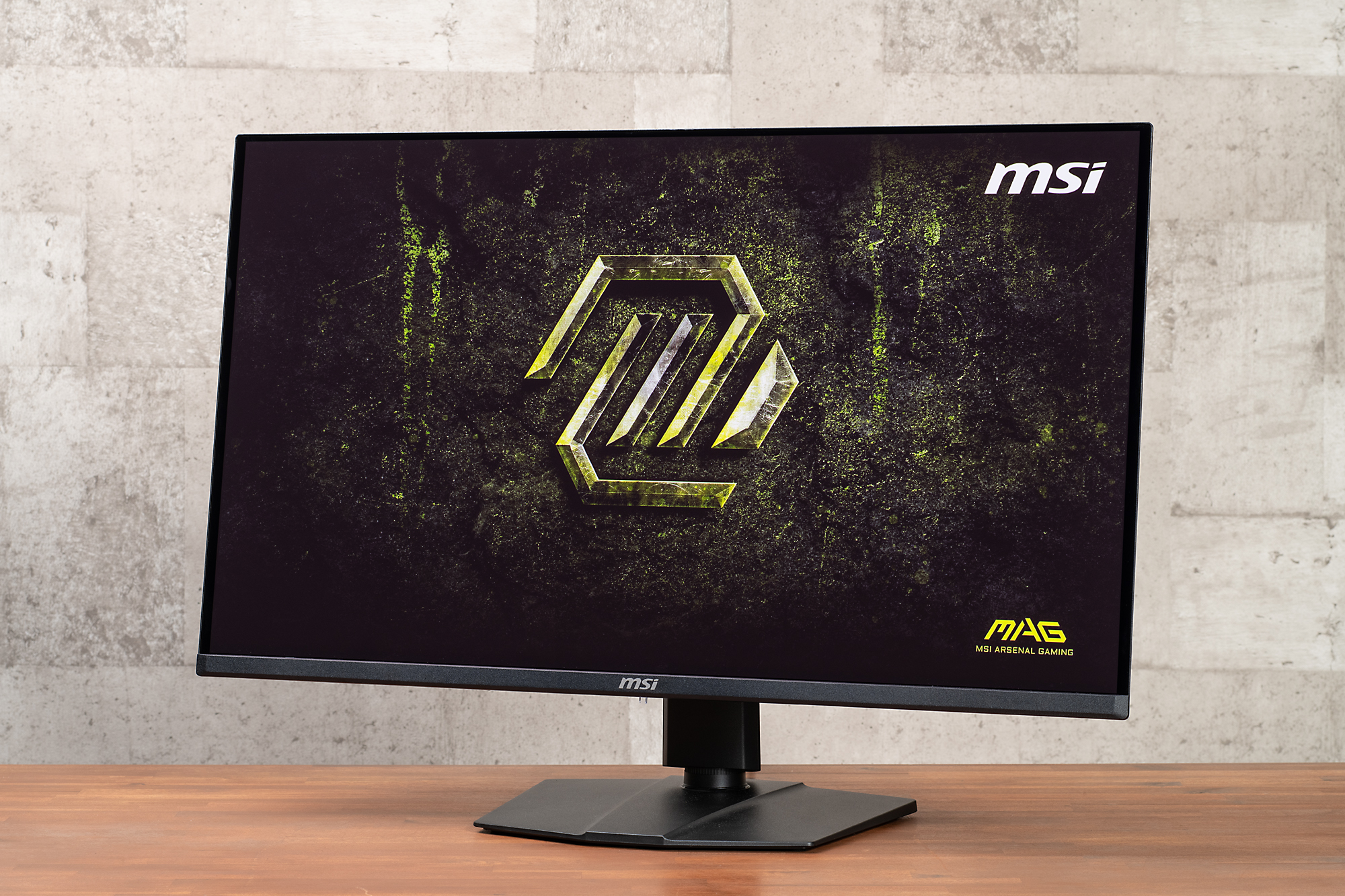 3辺狭額縁でシンプルかつ無駄のないデザイン