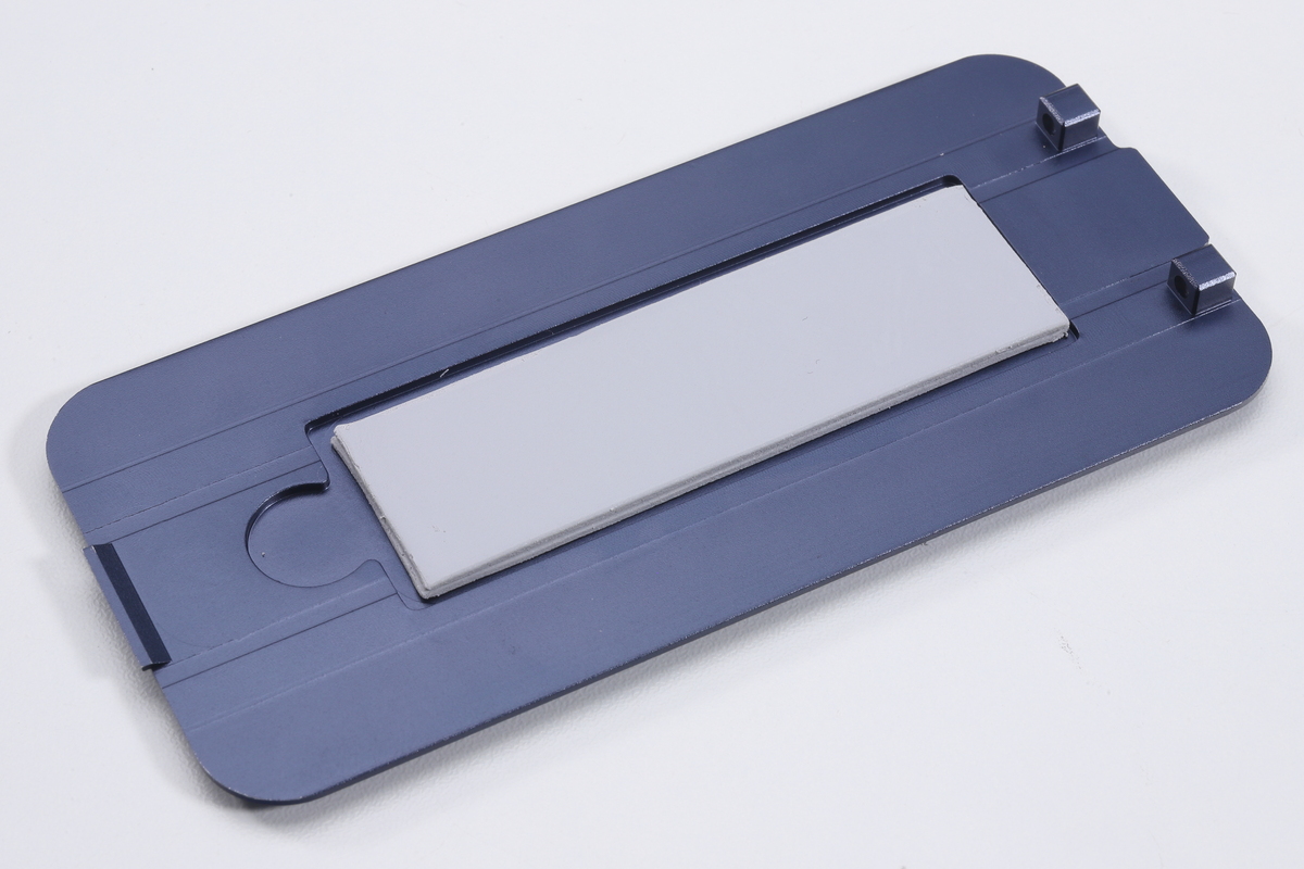 1mm厚のサーマルパッドを2枚重ねることで2mm厚にして使用した