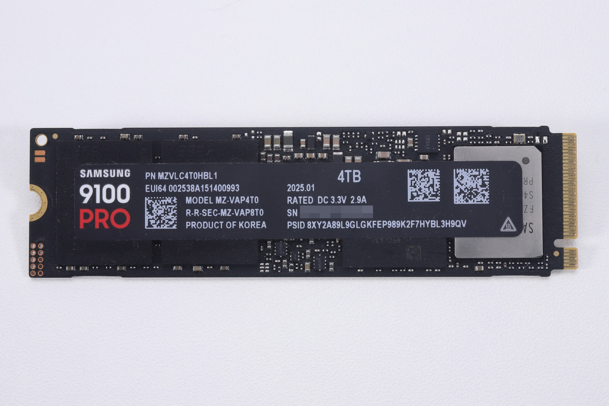 外付けSSDとのデータ転送に利用するSamsungの9100 PRO(4TB)