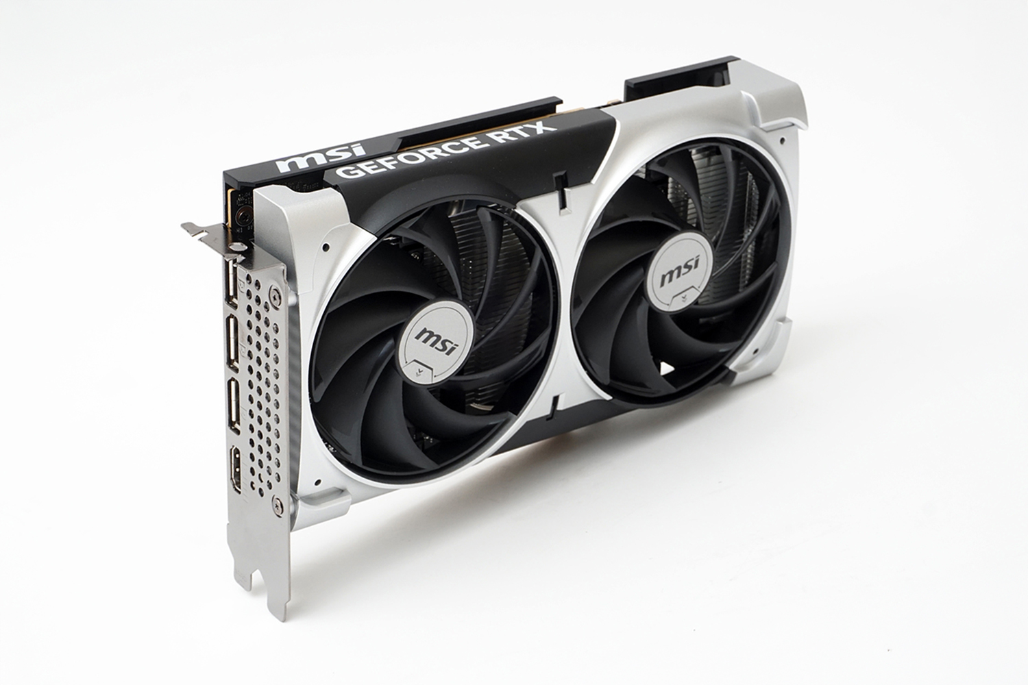 発売直後に実際に購入したMSI「GeForce RTX 5050 8G VENTUS 2X OC」。購入価格は46,800円