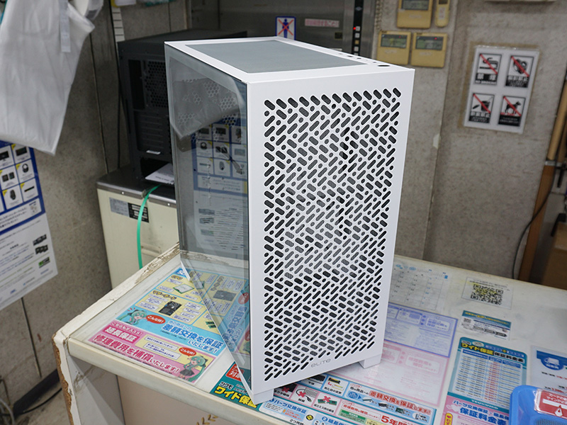 「Elite 302 White Lite」