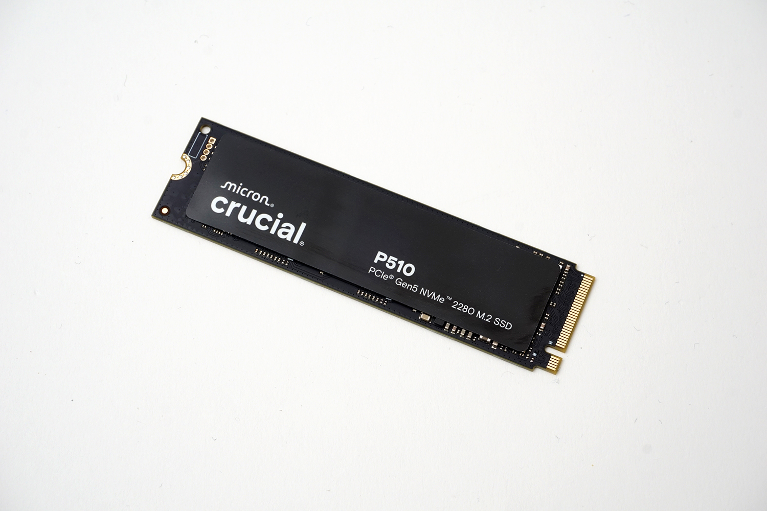 MicronのCrucial P510。2TBモデルの実売価格は3万3,000円前後