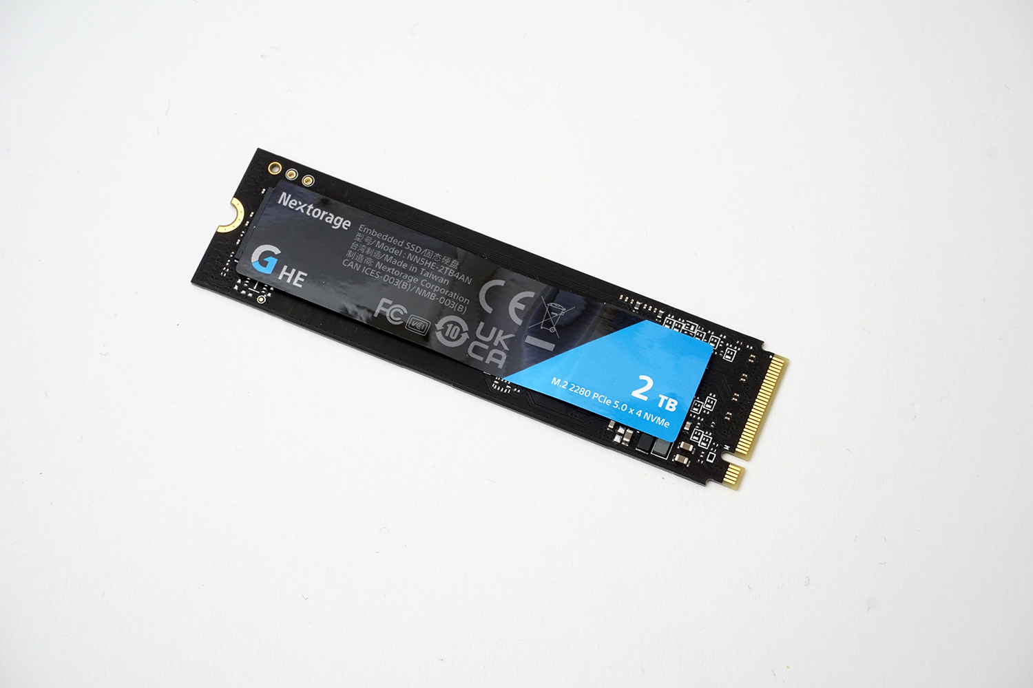 NextorageのGシリーズ HE。2TBモデルの実売価格は3万4,000円前後