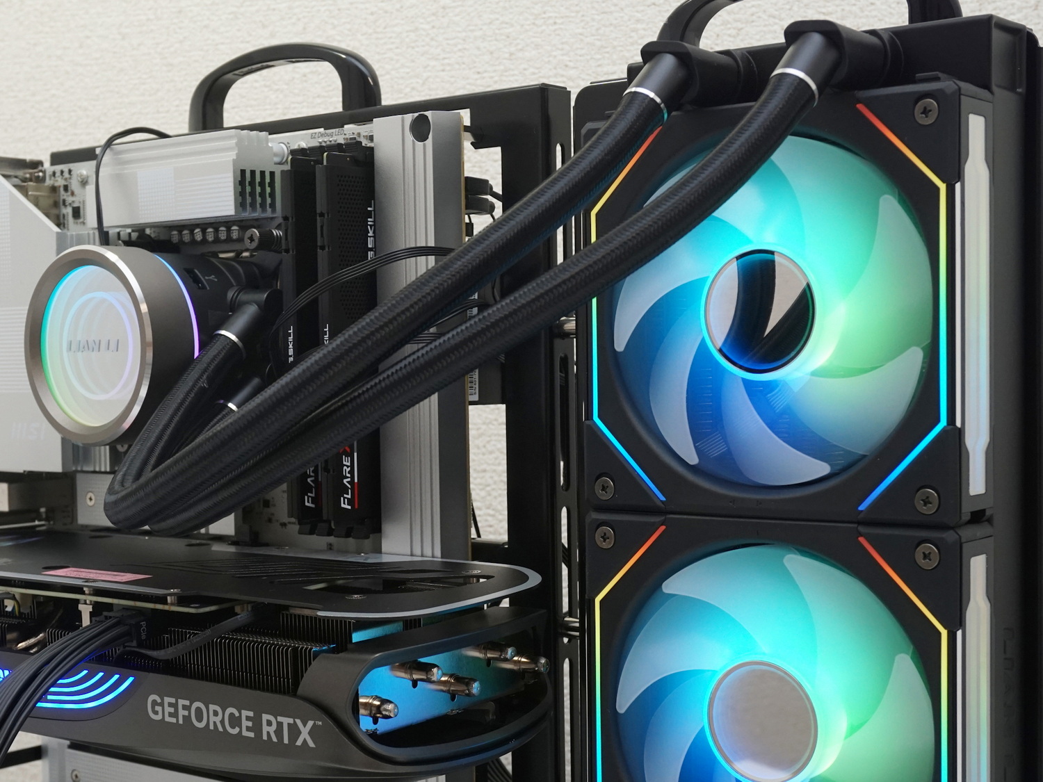 LEDファンのイルミネーションもばっちり楽しめる