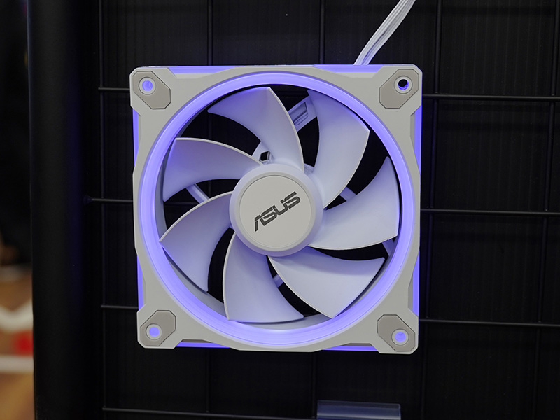 「ASUS Prime MR120 ARGB リバースブレードのブラック」