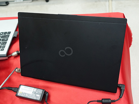 LIFEBOOKノートパソコン/i5-10310U/8GB/256GB/SSD 富士通 LIFEBOOK U9310/E Core i5 10310U 1.7GHz/8GB/256GB(SSD