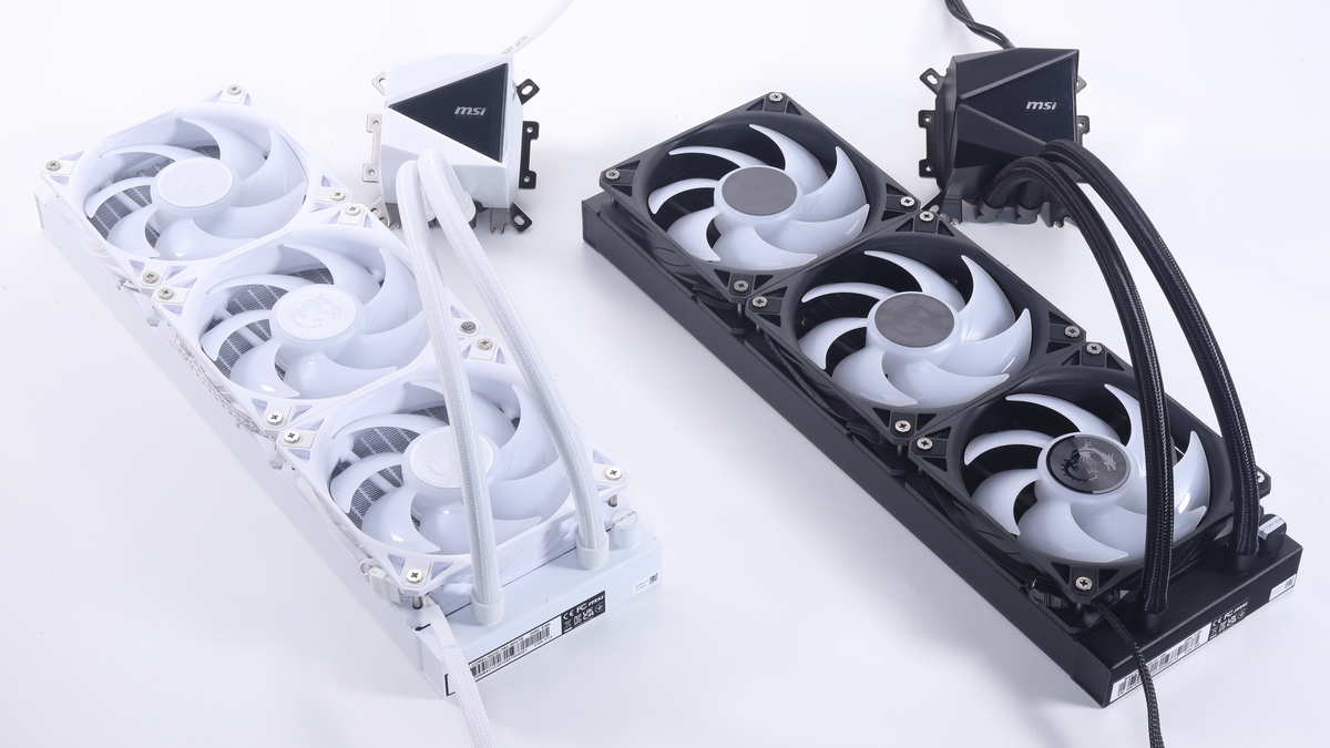 MAG CORELIQUID I360には白と黒、2色のカラーバリエーションが用意されている。今回は黒モデルで検証を行う