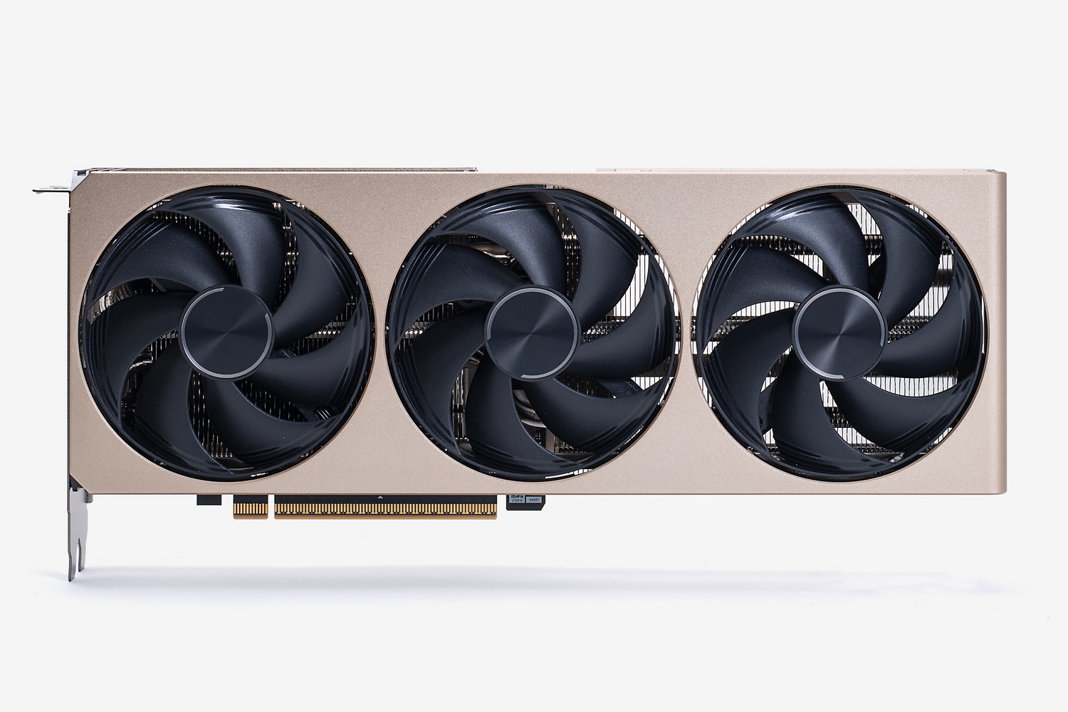 3連ファン搭載ながらカード長は288mmで高さは112mmと比較的コンパクト。NVIDIAの「SFF-Ready」ガイドラインにも適合する