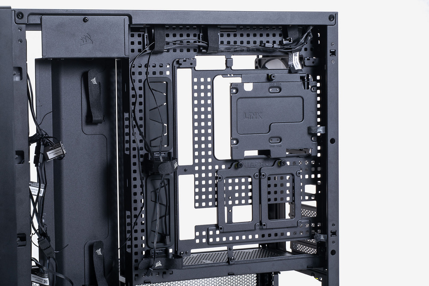 マザーボードベースは、裏面配線対応マザーボードに対応