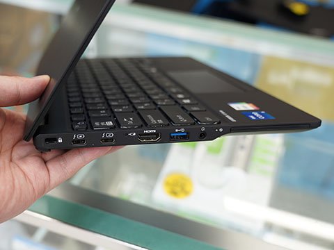 富士通の軽量モバイルノート「LIFEBOOK U9311/F」が39,800円