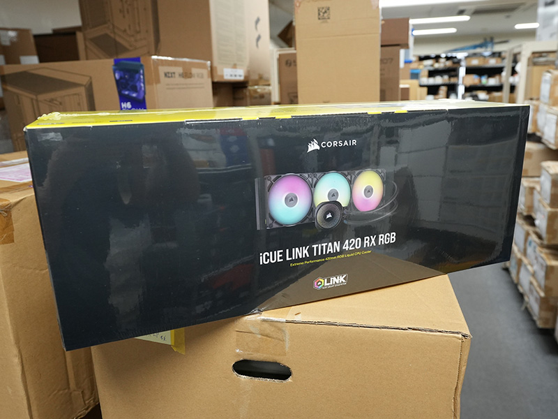 「iCUE LINK TITAN 420 RX RGB（CW-9061019-WW）」