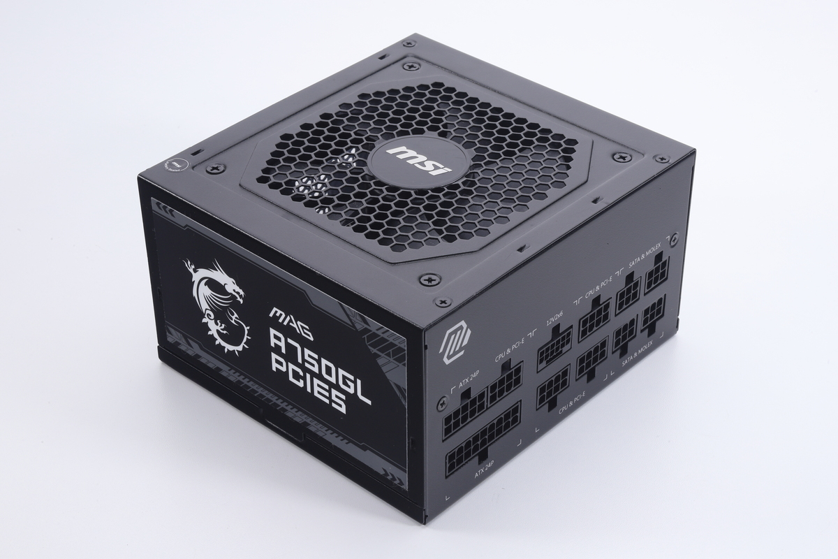80PLUS GOLD認証の750W電源「MAG A750GL PCIE5」。低価格ながら12V-2x6(450W)を備えるモダンな電源ユニットだ