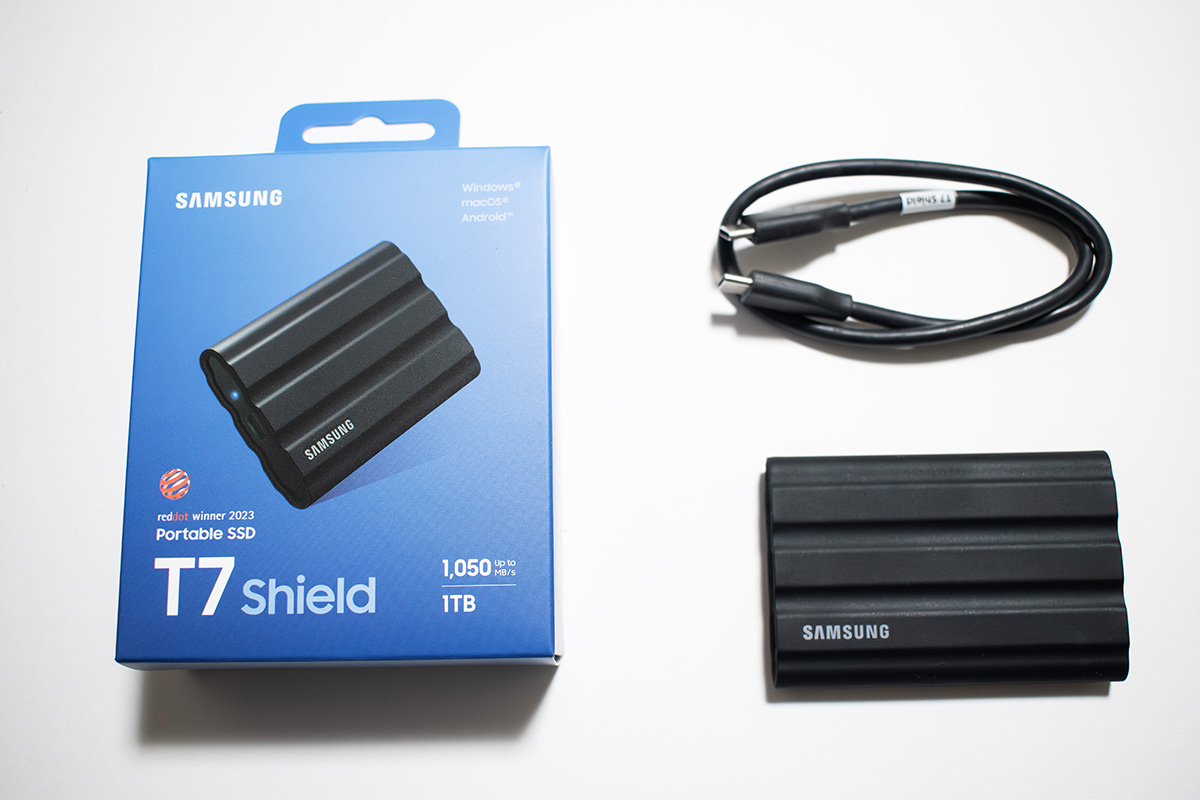 USB3.2 Gen2接続対応で最大転送速度 1,050MB/s、IP65準拠の防水・防塵性能とセキュリティ機能付きのポータブルSSD「Samsung Portable SSD T7 Shield(1TB)」からのデータをコピーして速度を比較