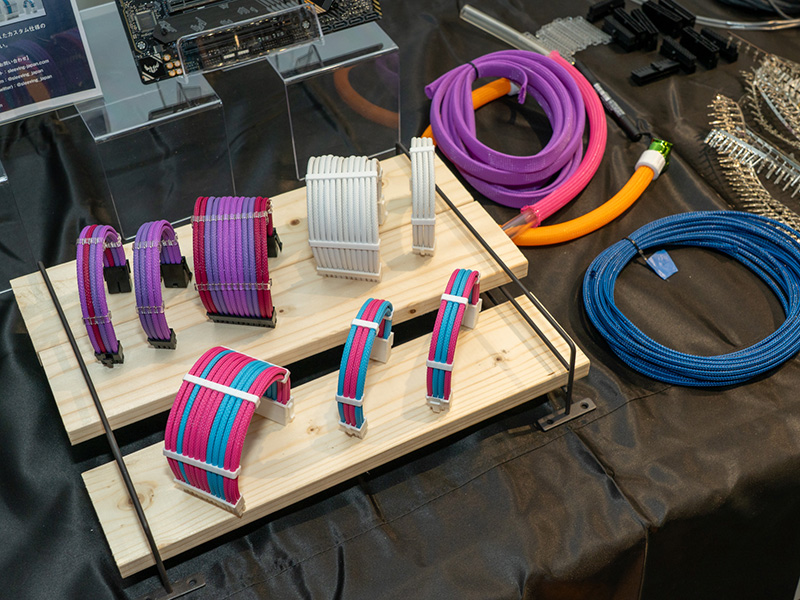 Sleeving-Japanが受注しているカスタムモジュラーケーブルの例。状況にもよるが納期は1カ月前後とのこと