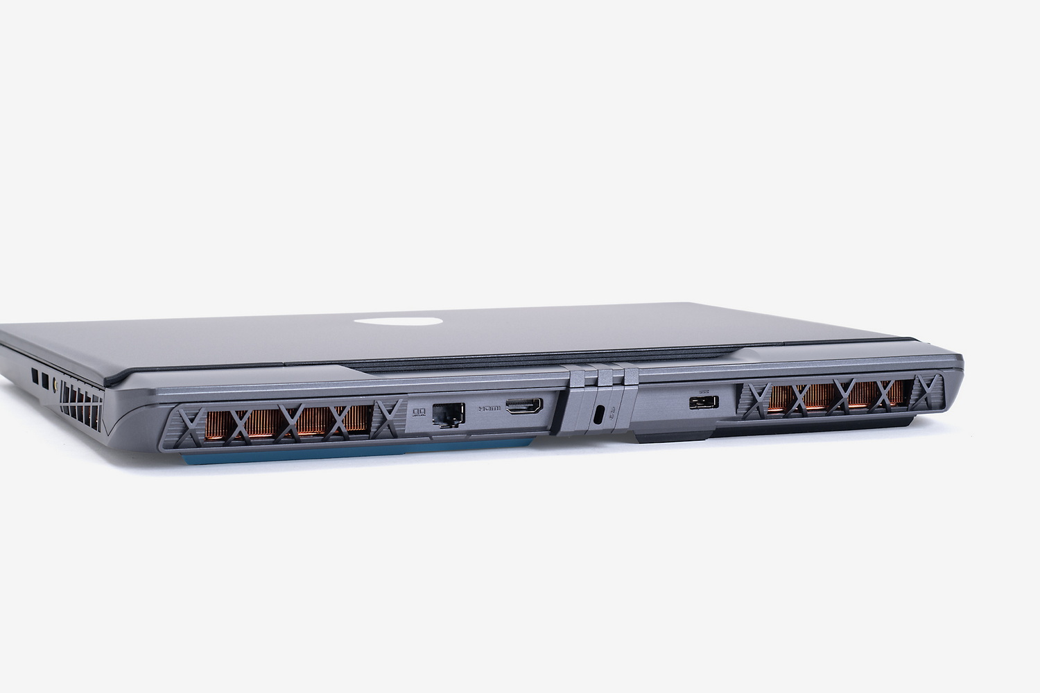 背面に2.5Gの有線LAN、HDMI出力