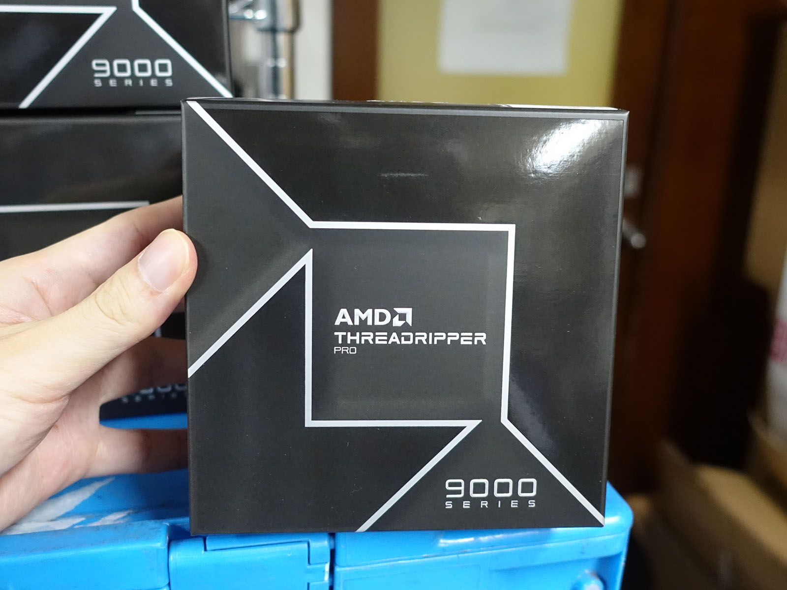 Ryzen Threadripper PRO 9000 WXパッケージ