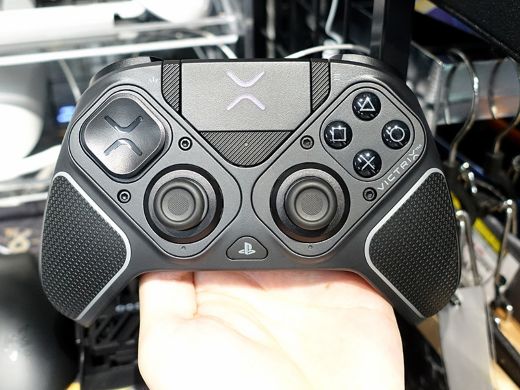PC用ゲームコントローラー・コンバーター PRO BFG RELOADED ホールエフェクト技術を採用し、ドリフトを抑えたVictrixの高