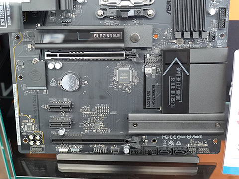 暗号”が記されたASRockのRyzen 9000マザー「B850 Challenger