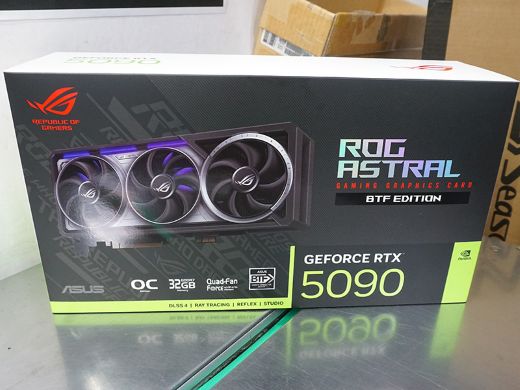 ASUS「ROG ASTRAL GeForce RTX 5090」にBTF対応モデル、通常マザーにも