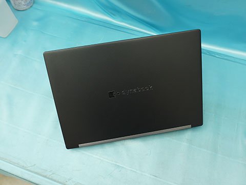 第11世代Core i5 + メモリ20GB搭載の軽量13.3型dynabookノートが